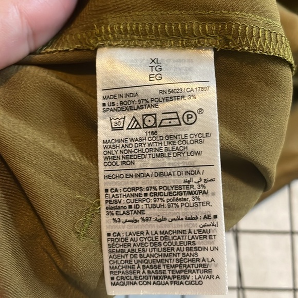 Old navy cargo satin joggers, new with tags, utility moss/army green size xl - Picture 4 of 11